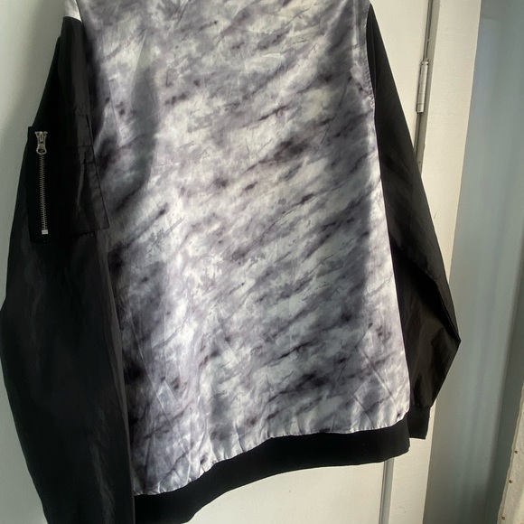 Men’s Jacket - Picture 6 of 6